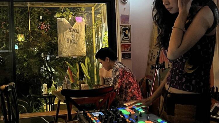 Make some noise at Sapphic’s vant art party this weekend Make some noise at Sapphic’s vant art party this weekend