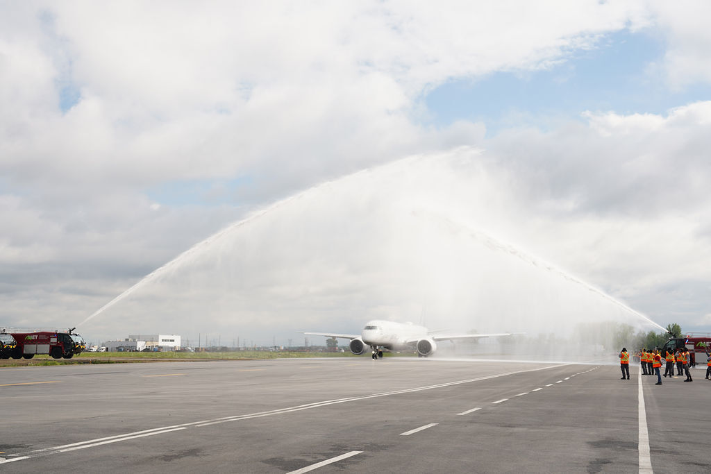 Plane crashes at Montreal’s new airport—everything you need to know