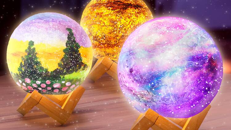 Paint your own moon lamp at Mrs B Bar & Table Paint your own moon lamp at Mrs B Bar & Table