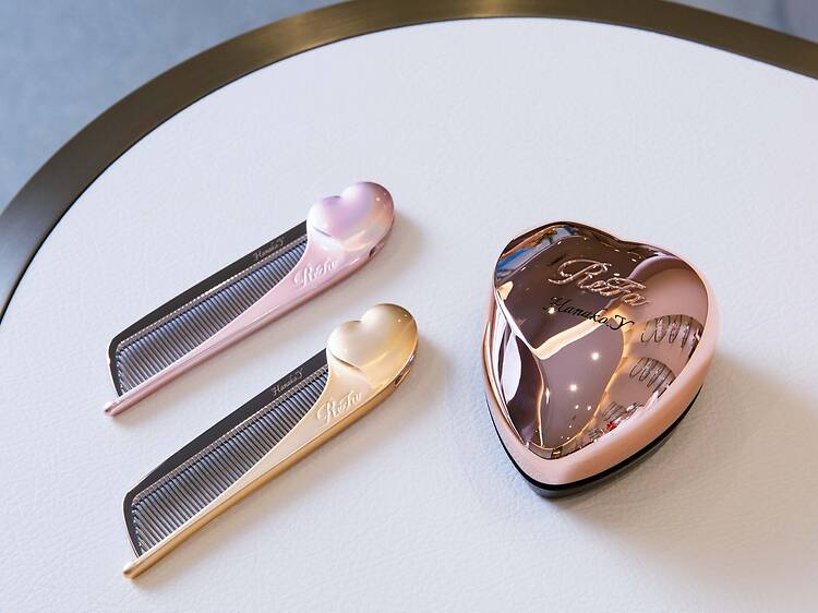 You can create a personalised souvenir with the in-store engraving service You can create a personalised souvenir with the in-store engraving service