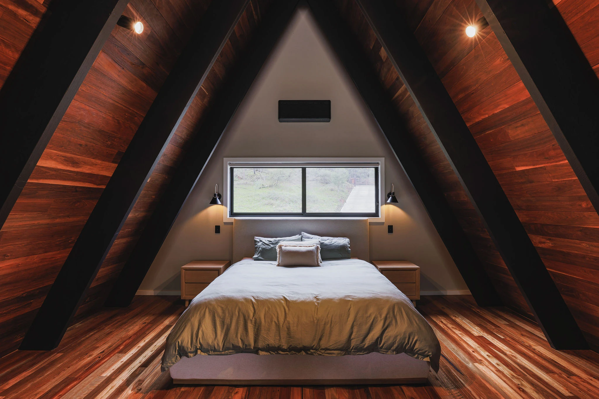 The bedroom at Ashwood AFrame