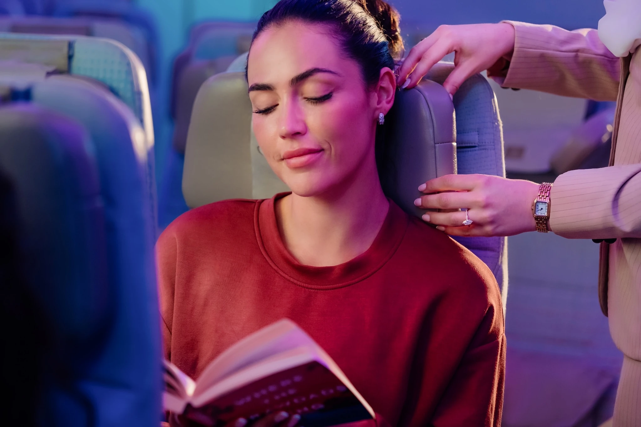 U-Dream headrest on Emirates economy flight