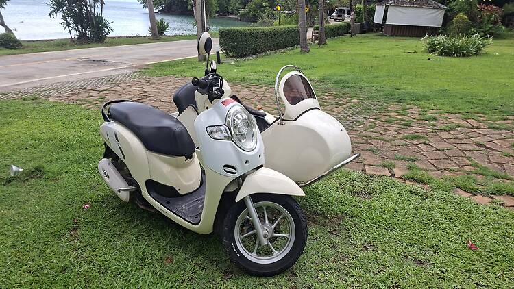 Explore by bicycle, scooter or sidecar Explore by bicycle, scooter or sidecar