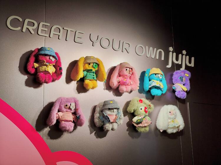 太古廣場聯乘澳洲藝術家 CJ Hendry「Juju world」：門票派發時間、香港限定 Juju 盲盒價錢、開放時間