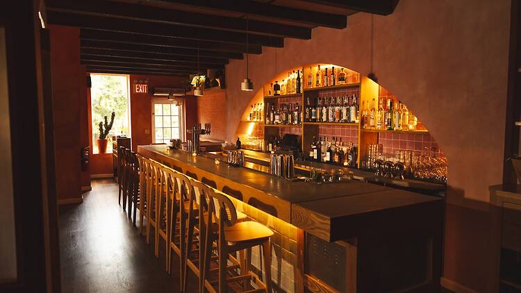 Interior of Titán