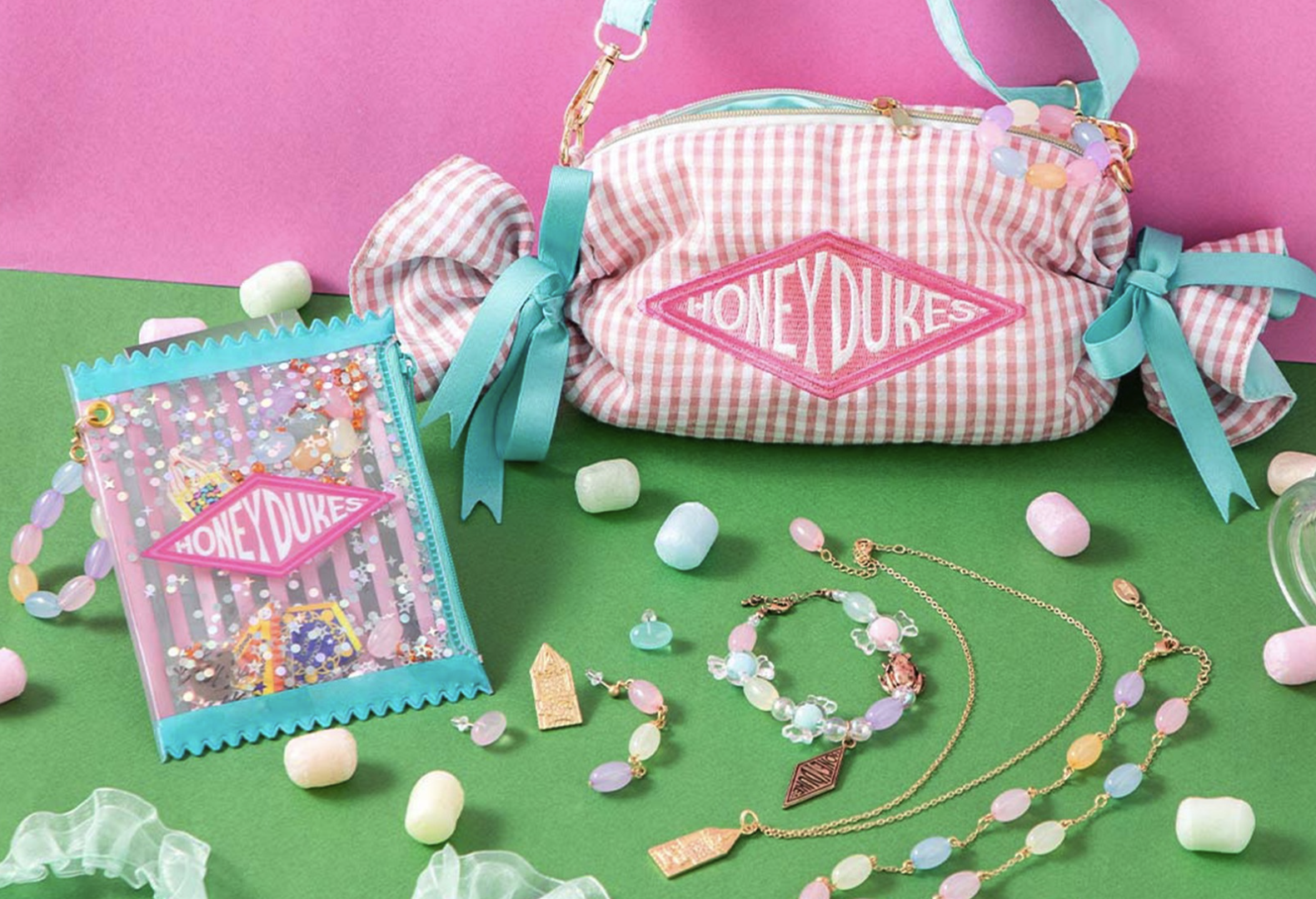 Spend HK$300 at the Harry Potter pop-up for a free Happee Birthdae cake pouch