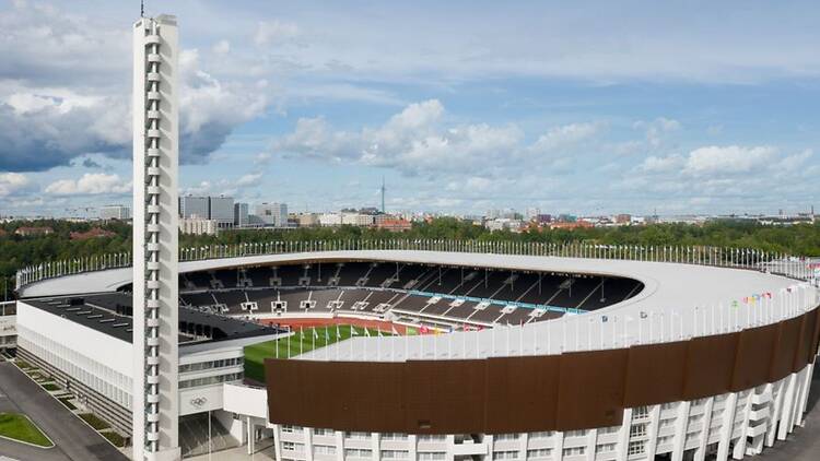 6 Aug: Run on the Olympic Stadium track