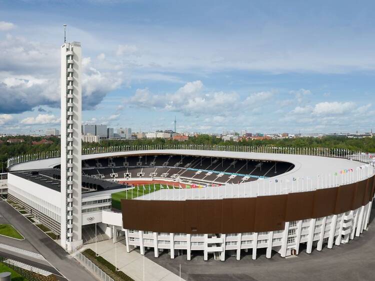 6 Aug: Run on the Olympic Stadium track