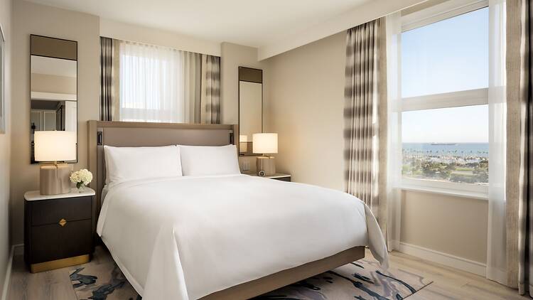 A room at Fairmont Breakers Long Beach with a bay view.