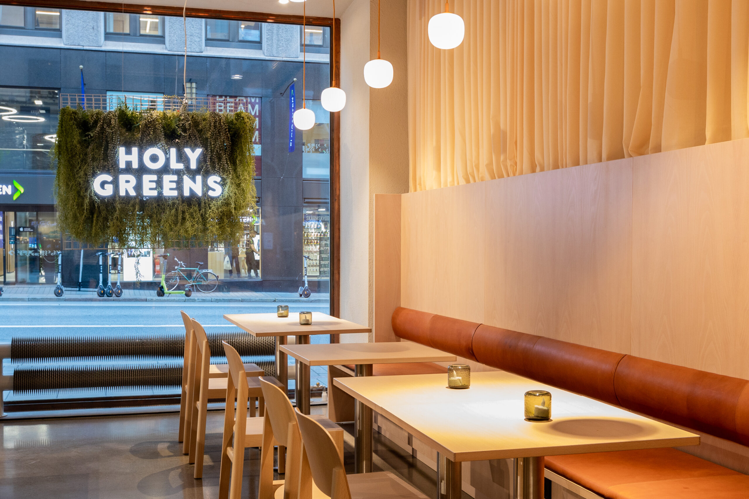 Holy Greens salad location