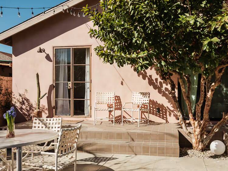 The guava guesthouse by the LA River path