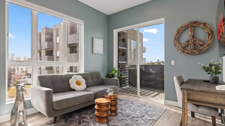 The bright flat in K-Town