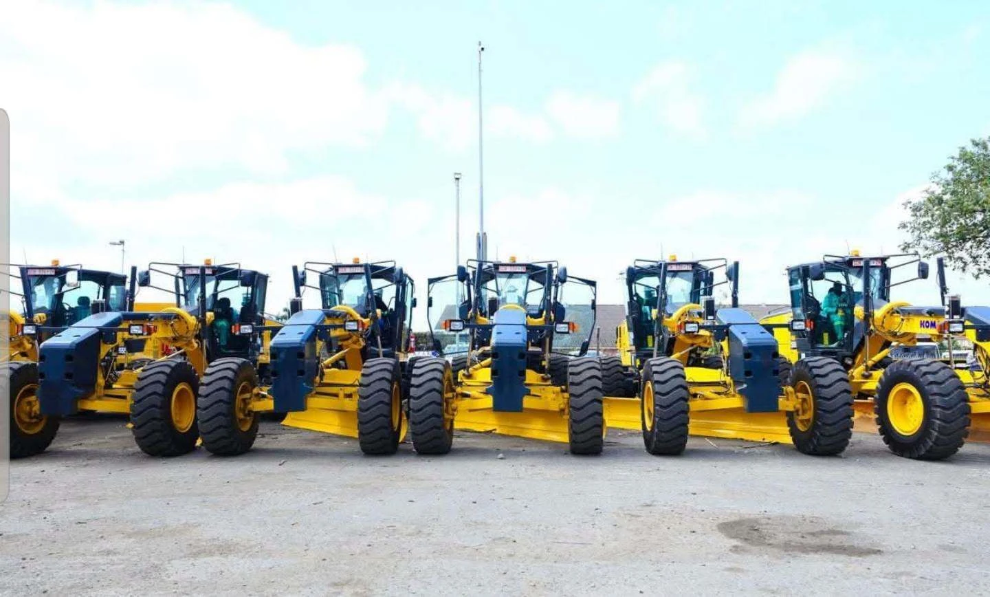 Graders are being brought in to clear any snow on KZN roads. 