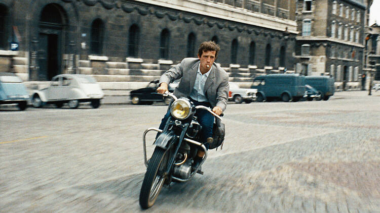 Cinq ans après sa disparition, la Cinémathèque française consacre une grande expo à Jean-Paul Belmondo