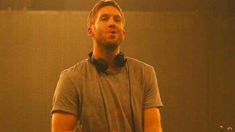 Calvin Harris performing live Calvin Harris performing live