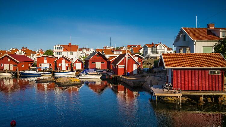 Wander and enjoy a great lunch in the summer idyll of Kungshamn Wander and enjoy a great lunch in the summer idyll of Kungshamn