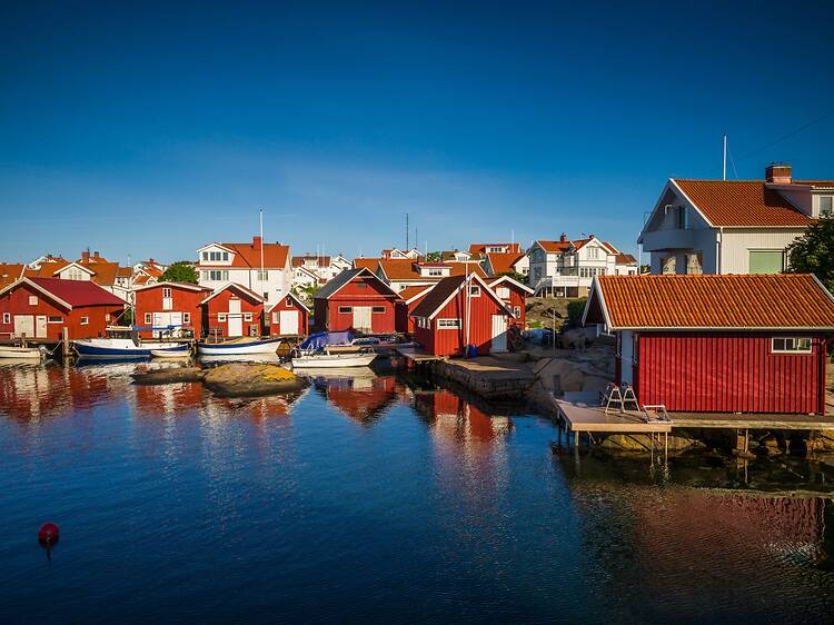 Wander and enjoy a great lunch in the summer idyll of Kungshamn Wander and enjoy a great lunch in the summer idyll of Kungshamn