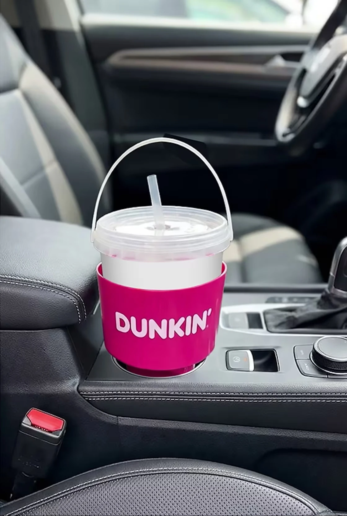 Dunkin&rsquo; Iced Beverage Bucket Holder