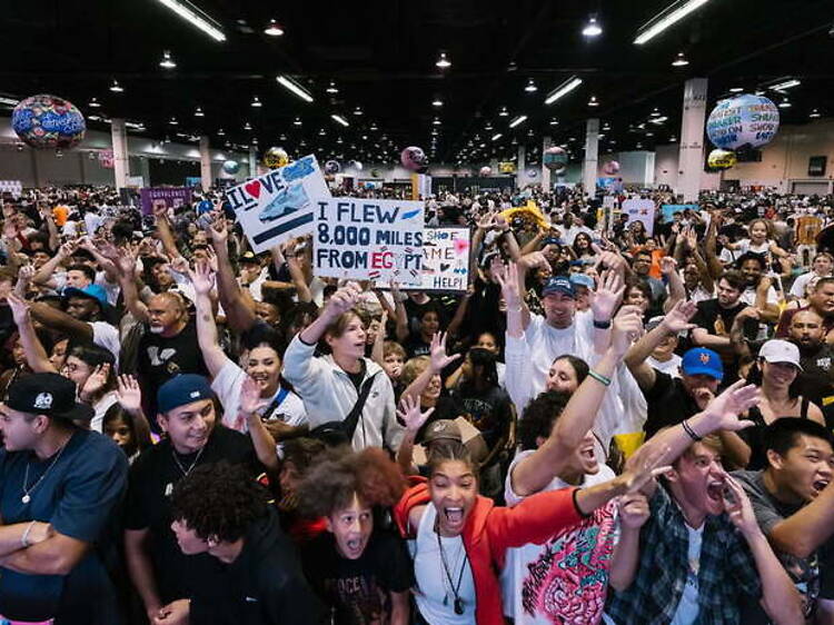 Sneaker Con Sneaker Con