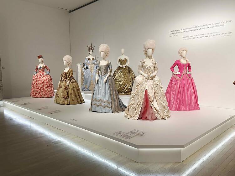 永遠のファッションアイコン、マリー・アントワネットを見つめ直す展覧会が横浜で開幕 永遠のファッションアイコン、マリー・アントワネットを見つめ直す展覧会が横浜で開幕