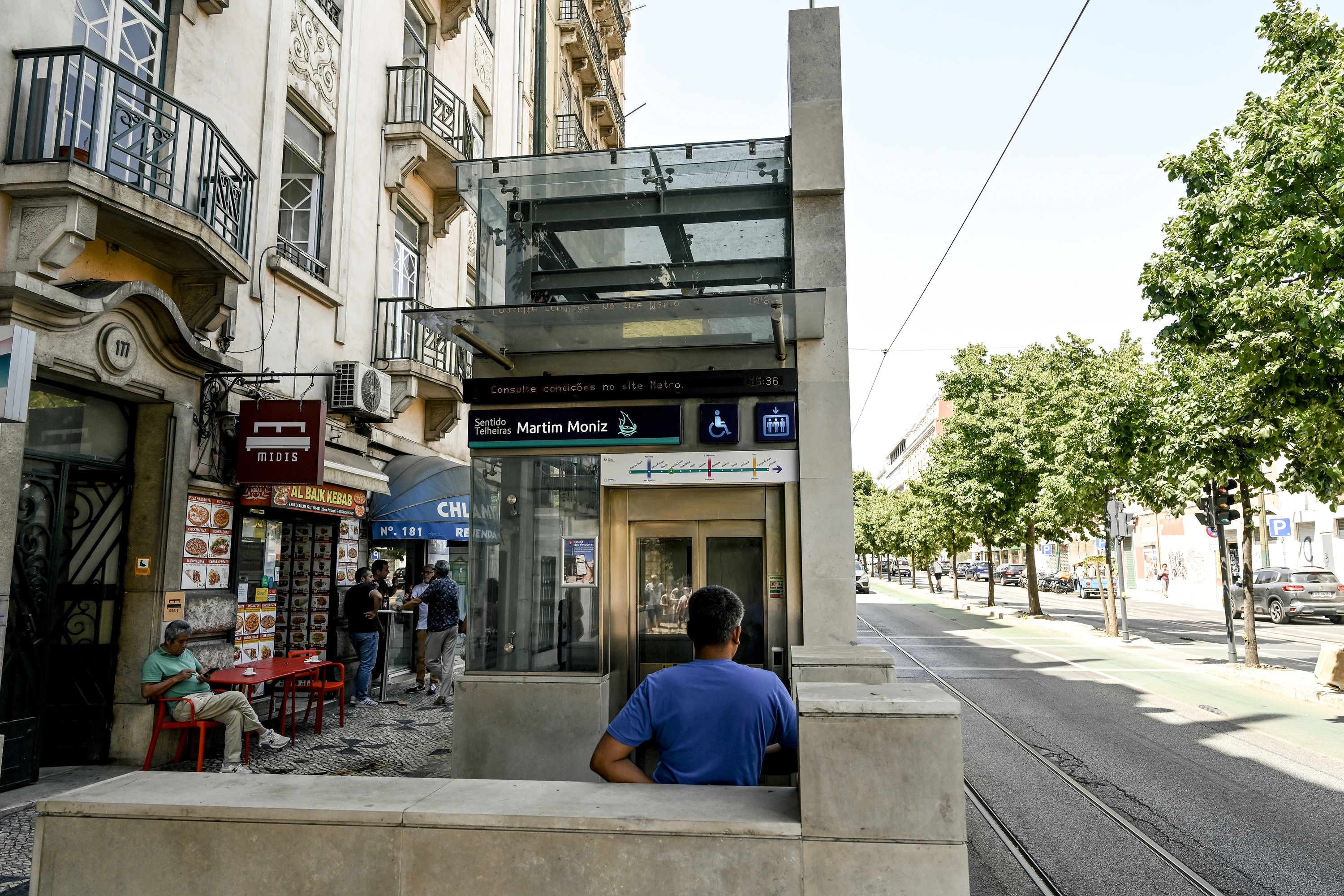 Elevador da esta&ccedil;&atilde;o de metro Martim Moniz