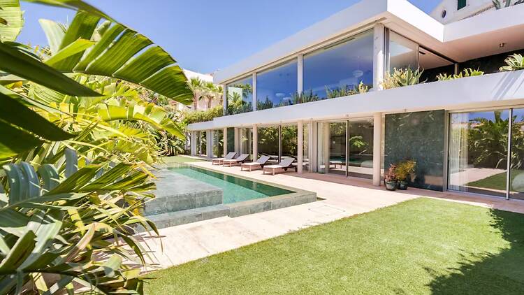 The modern coastal villa with sea views The modern coastal villa with sea views