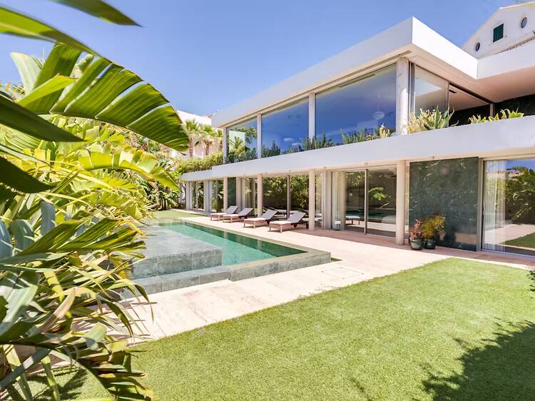 The modern coastal villa with sea views The modern coastal villa with sea views