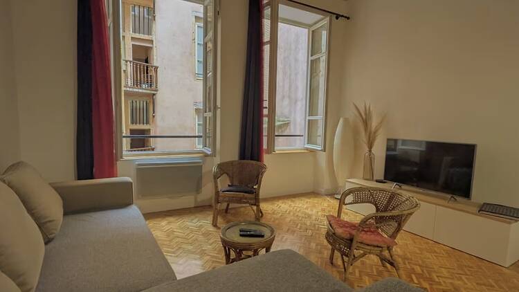 Romantic renaissance Airbnb in Vieux Lyon Old Town Romantic renaissance Airbnb in Vieux Lyon Old Town