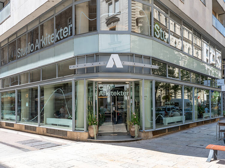 Egy falat Bauhaus a belvárosban: megnyílt a Café Arkitekter Egy falat Bauhaus a belvárosban: megnyílt a Café Arkitekter