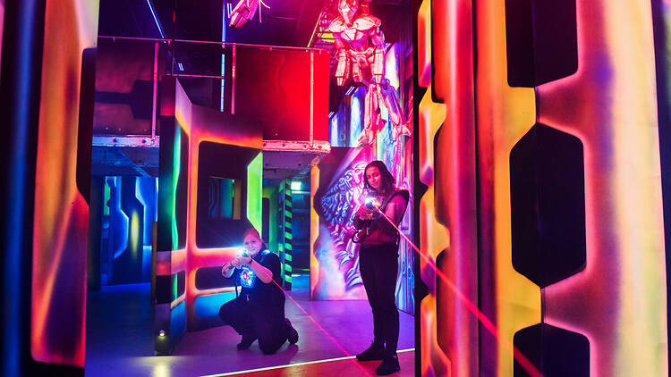 Experience VR adventure and challenge your friends to interactive games Experience VR adventure and challenge your friends to interactive games