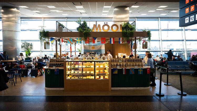 Los mejores lugares para comer en el aeropuerto, según el mood de tu viaje