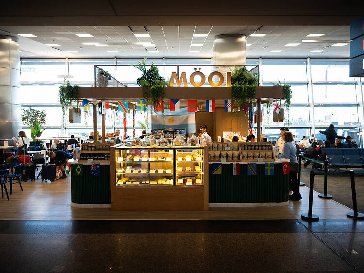 Los mejores lugares para comer en el aeropuerto, según el mood de tu viaje