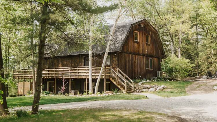 The giant luxury barn with the hot tub The giant luxury barn with the hot tub