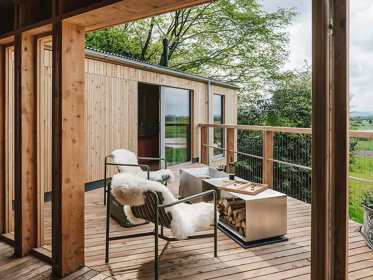 Romantic treehouse with firepit and outdoor bath in Elmore Romantic treehouse with firepit and outdoor bath in Elmore