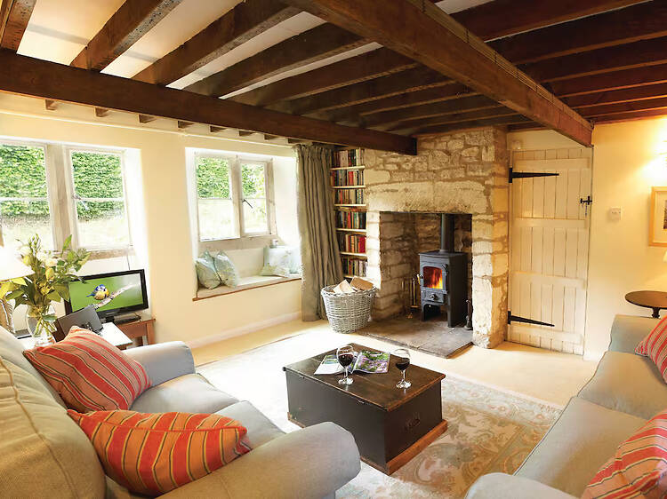Cosy Airbnb near Burton with a wood-burning stove Cosy Airbnb near Burton with a wood-burning stove