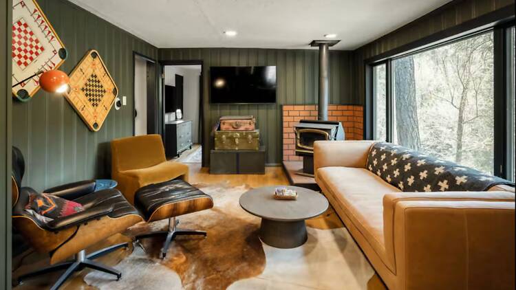 The mid-century-style home in the hills The mid-century-style home in the hills