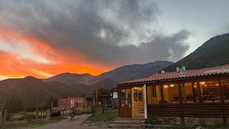 Áspero Cocina en Altura: Cocina de montaña con el fuego como lenguaje Áspero Cocina en Altura: Cocina de montaña con el fuego como lenguaje
