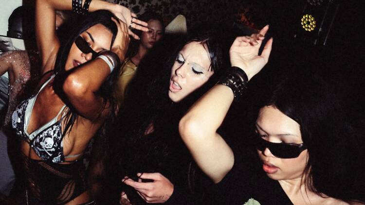 GO GRRRLS GO GRRRLS