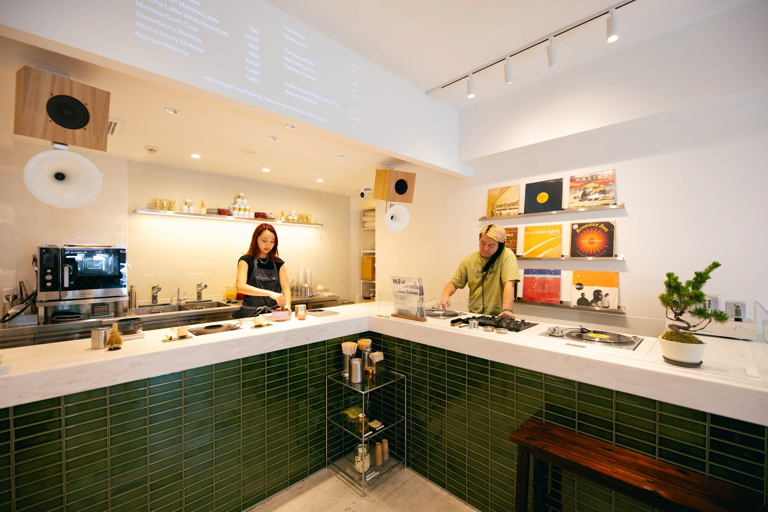 One of Tokyo&rsquo;s newest caf&eacute;s pairs organic matcha lattes with great music