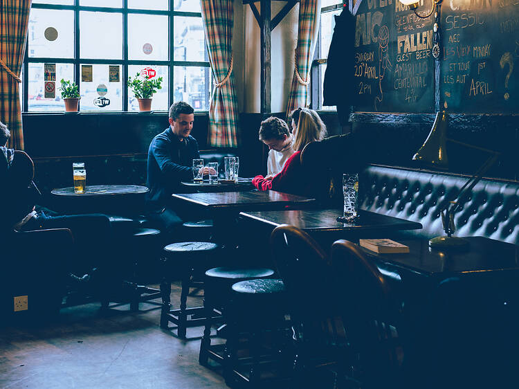This iconic Glasgow boozer is the third-best pub in the UK â and the top place to drink in Scotland This iconic Glasgow boozer is the third-best pub in the UK â and the top place to drink in Scotland