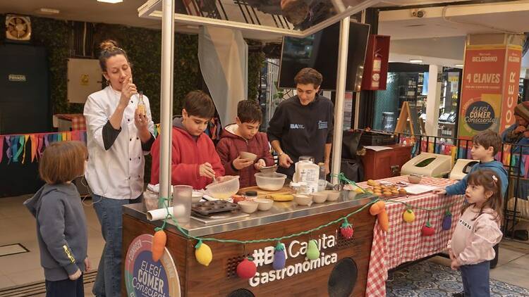 Experiencia gastronómica en el Mercat Villa Crespo Experiencia gastronómica en el Mercat Villa Crespo