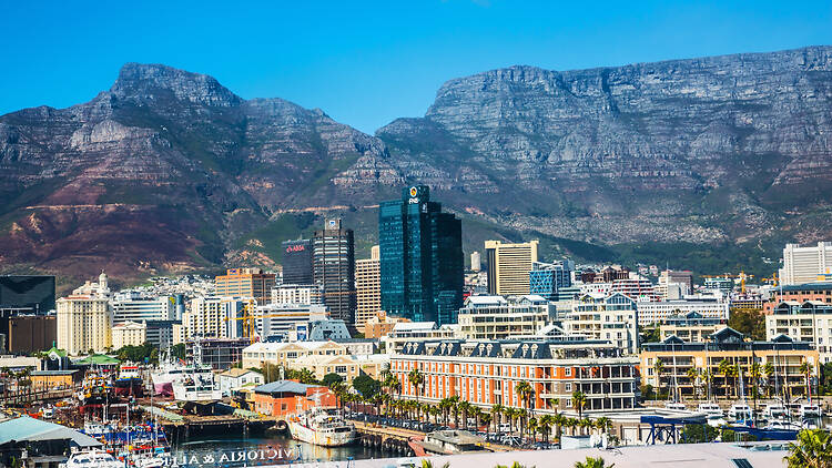 Cape Town against backdrop of Table Mountain 1142812116