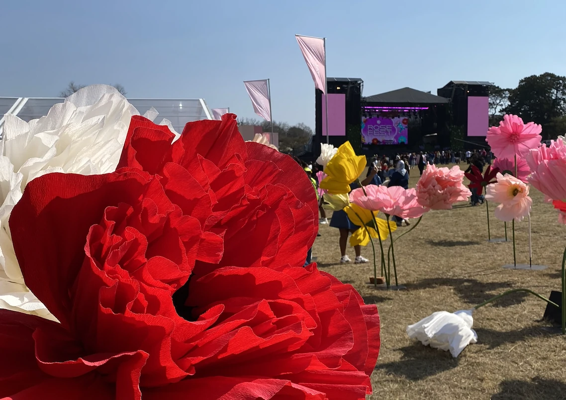 flower garden, Rosefest