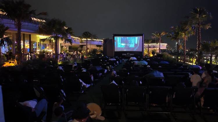 ดูหนัง Jurassic World ริมแม่น้ำเจ้าพระยา พร้อมลุ้นฉากไดโนเสาร์แบบจอยักษ์กลางแจ้ง