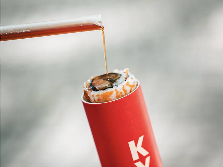 Kyō Sushi Pop. O sushi de pauzinho que não precisa de pauzinhos: come-se como um push pop