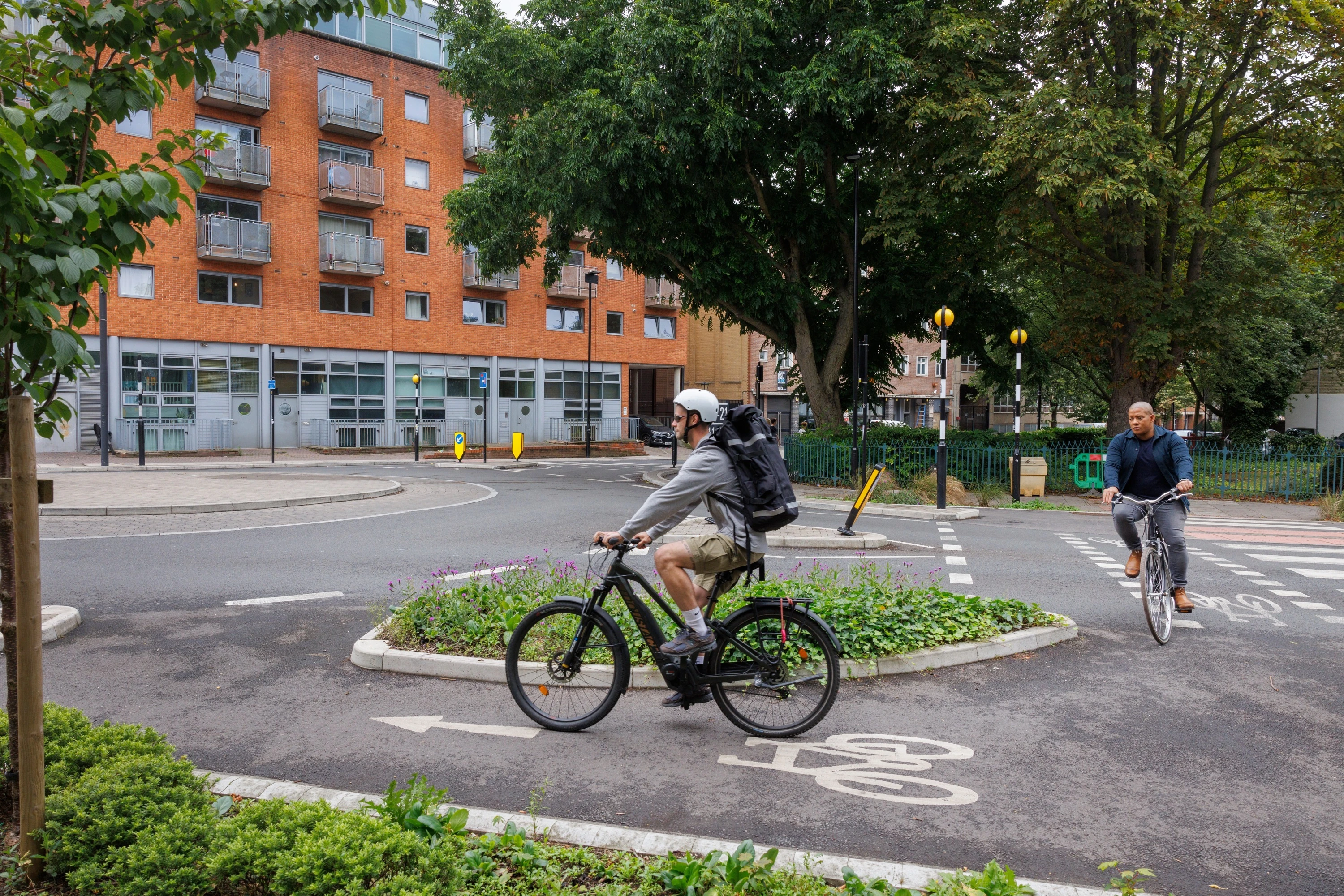 Cyclists on Cycleway 38