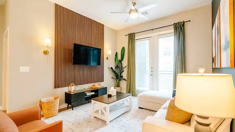 Dog-friendly Airbnb near The Pearl District Dog-friendly Airbnb near The Pearl District