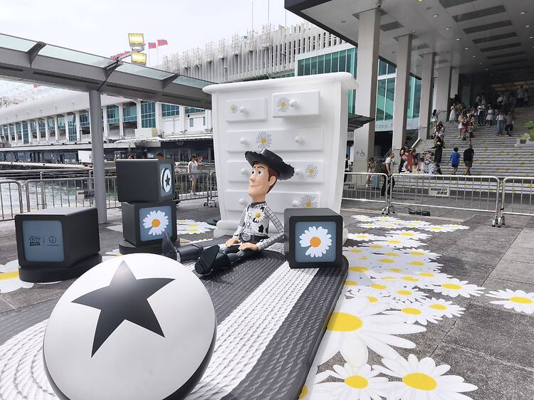 GD 小雛菊 Peaceminusone《反斗奇兵》香港限定店懶人包:門票發售日期、購票連結、戶外打卡裝置、藝術展 GD 小雛菊 Peaceminusone《反斗奇兵》香港限定店懶人包:門票發售日期、購票連結、戶外打卡裝置、藝術展