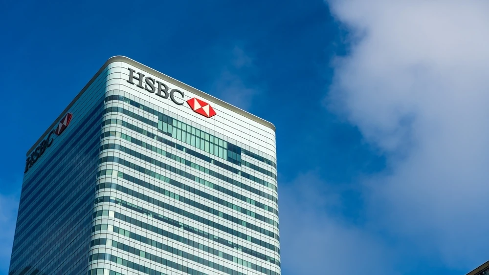 Current 8 Canada Square building, with HSBC logo