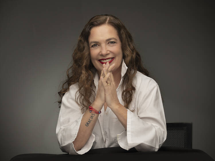 Sandra Mihanovich sings tango at Teatro San Martín